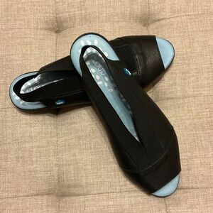 Cloud Black Caliber Sling-Back